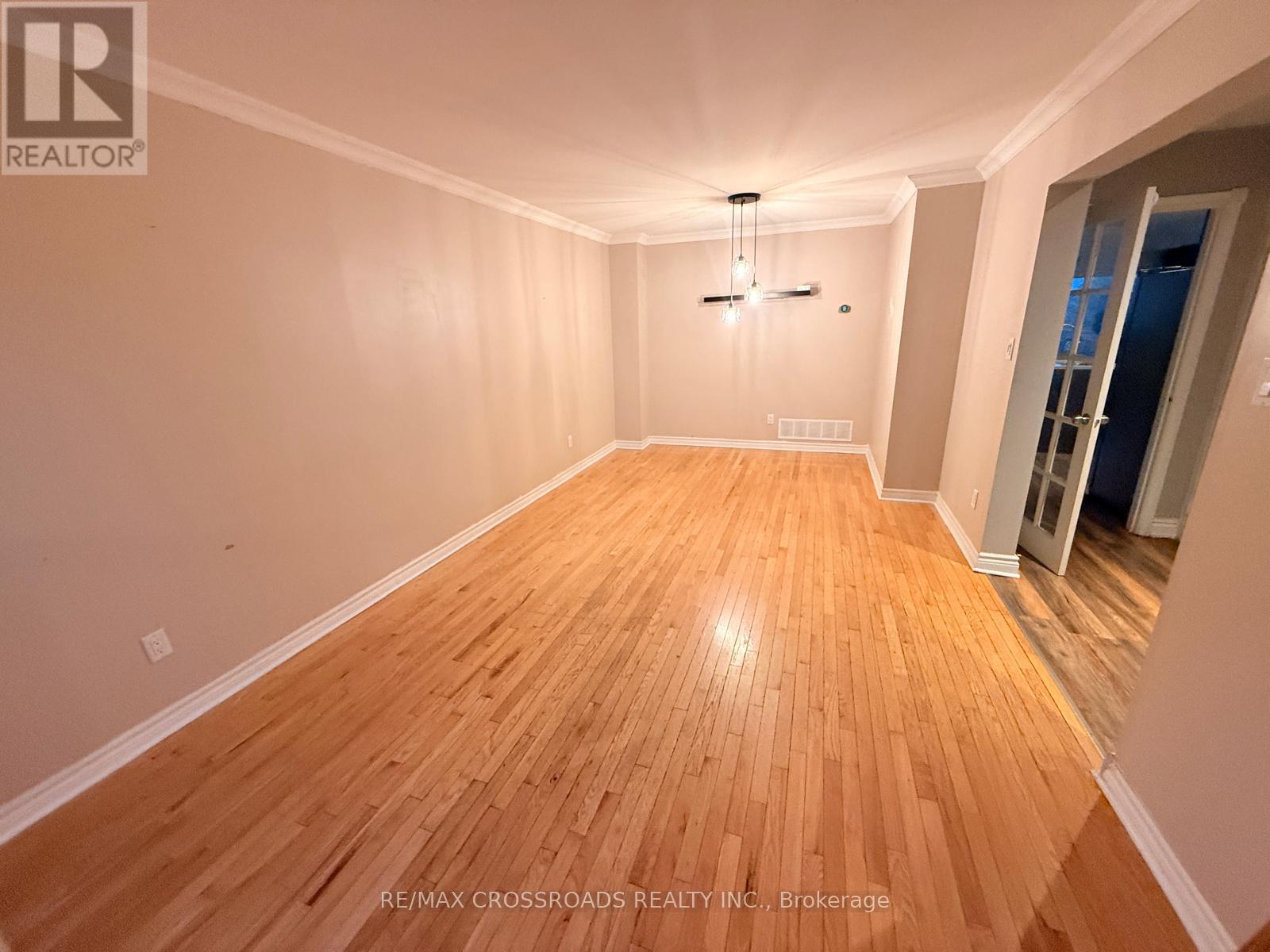 21 Fernbank Place, Whitby, ON photo 9