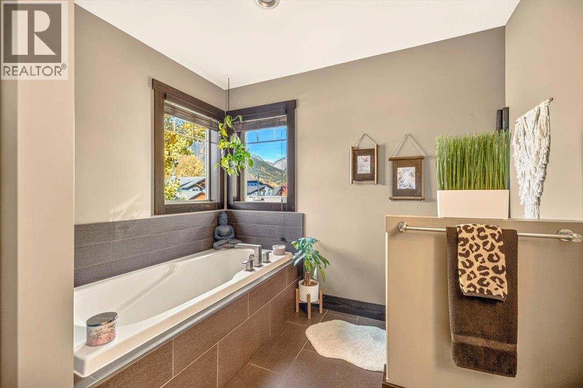 10 Silver Ridge Way - 42