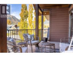 Mud room - 10 Silver Ridge Way, Fernie, BC V0B1M2 Photo 15