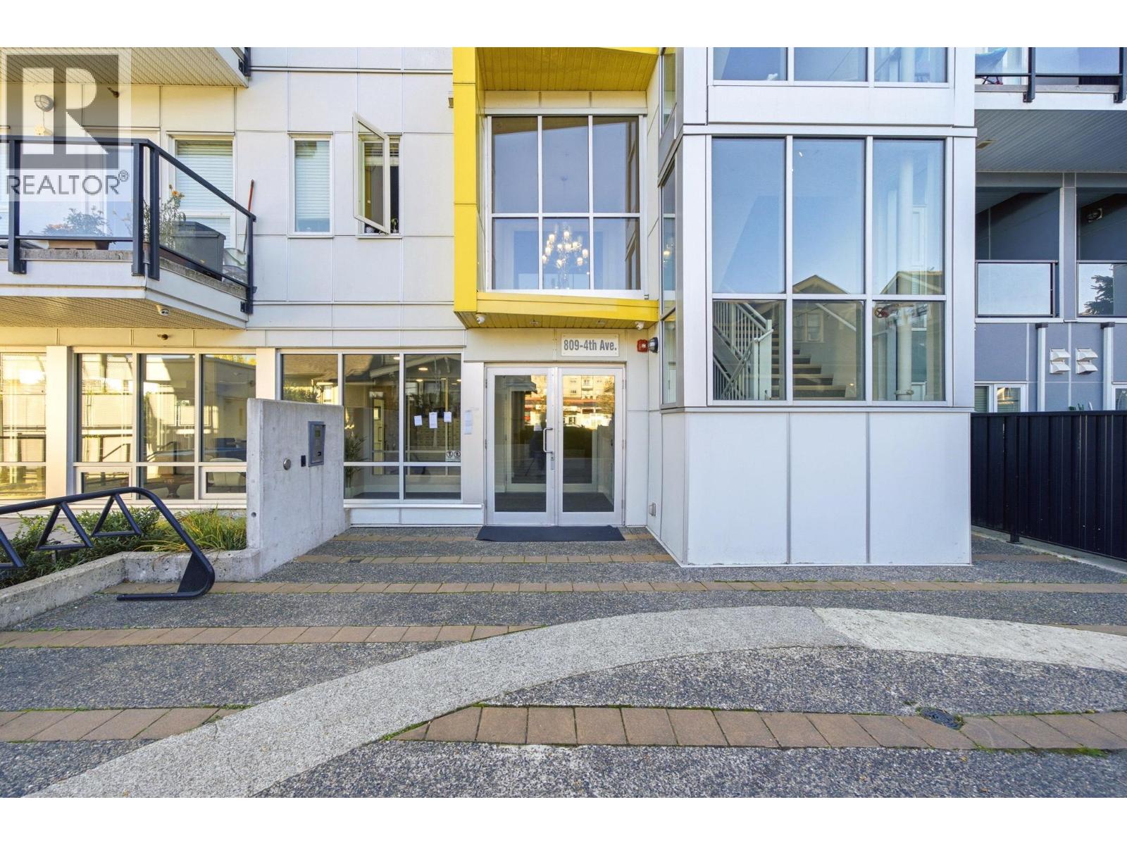 103 809 FOURTH AVENUE, New Westminster - Image 1