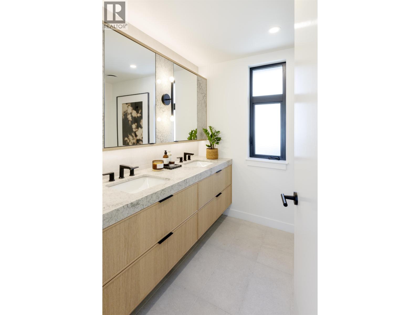 171 5431 OAK STREET, Vancouver - Image 1