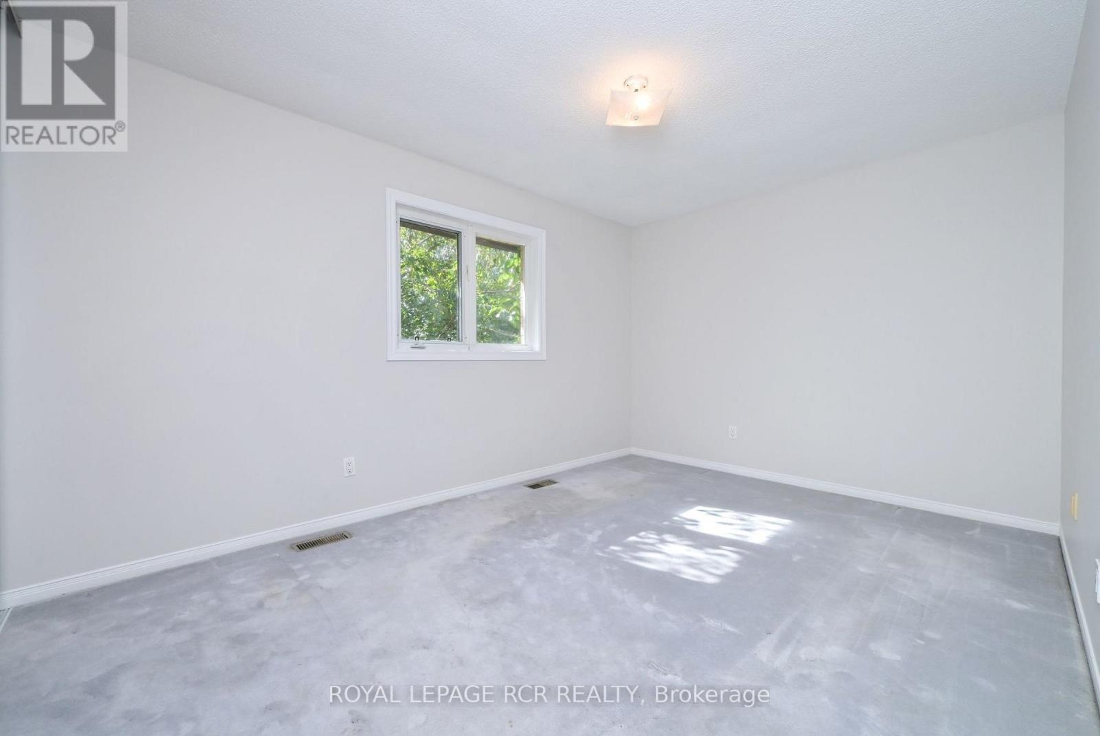 7 MOORE AVENUE - 16