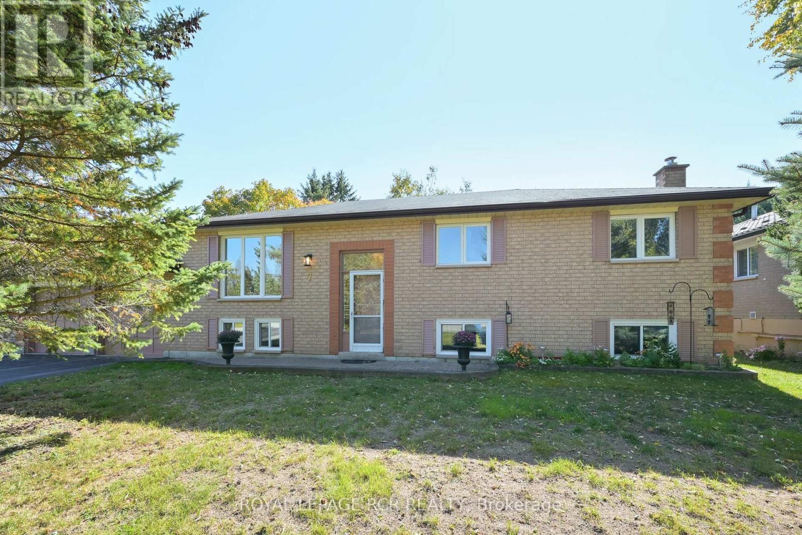 7 Moore Avenue, Adjala-Tosorontio, ON photo 2