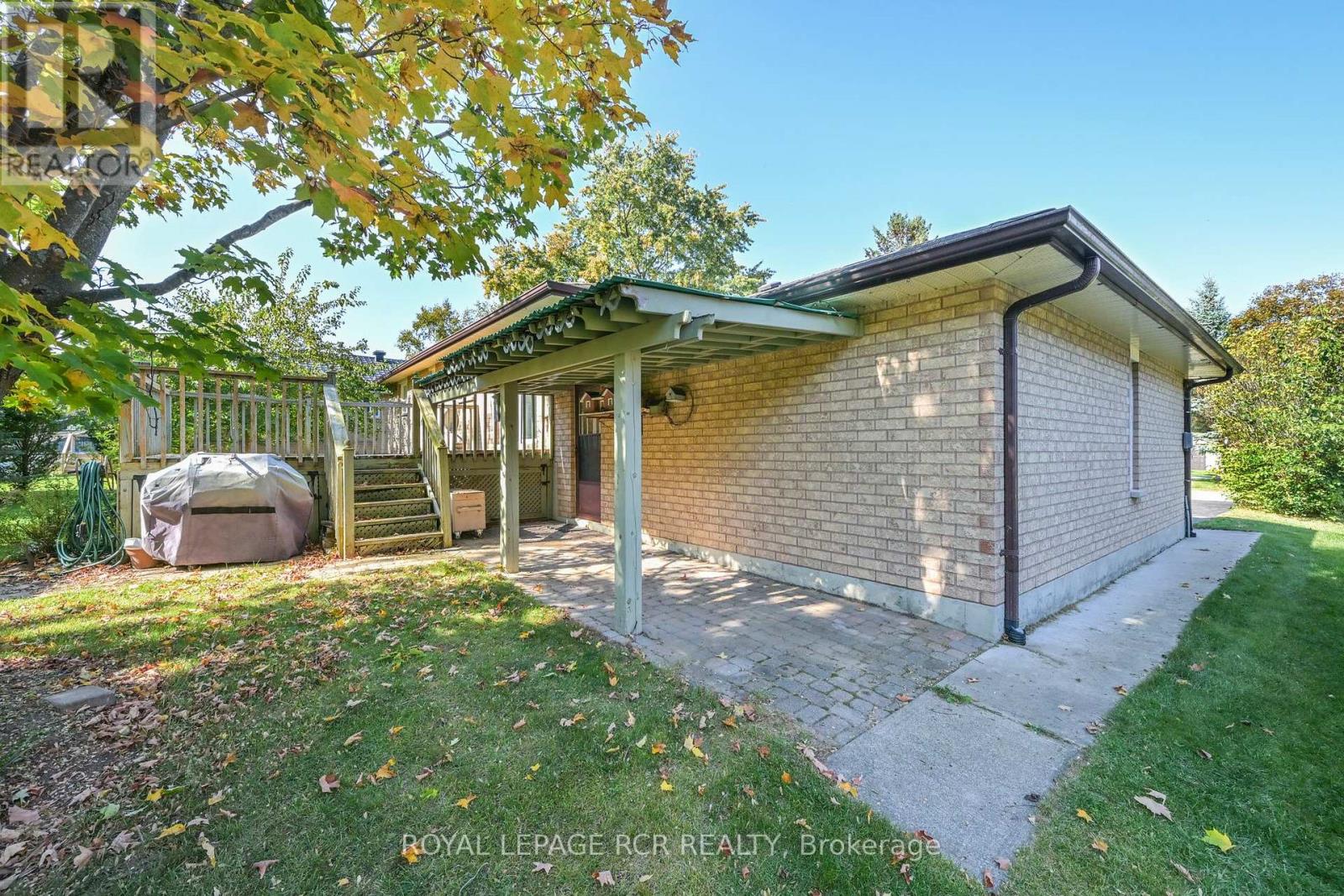 7 MOORE AVENUE - 33