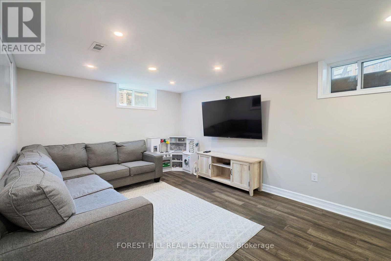 120 Cherrywood Drive, Newmarket, ON photo 24