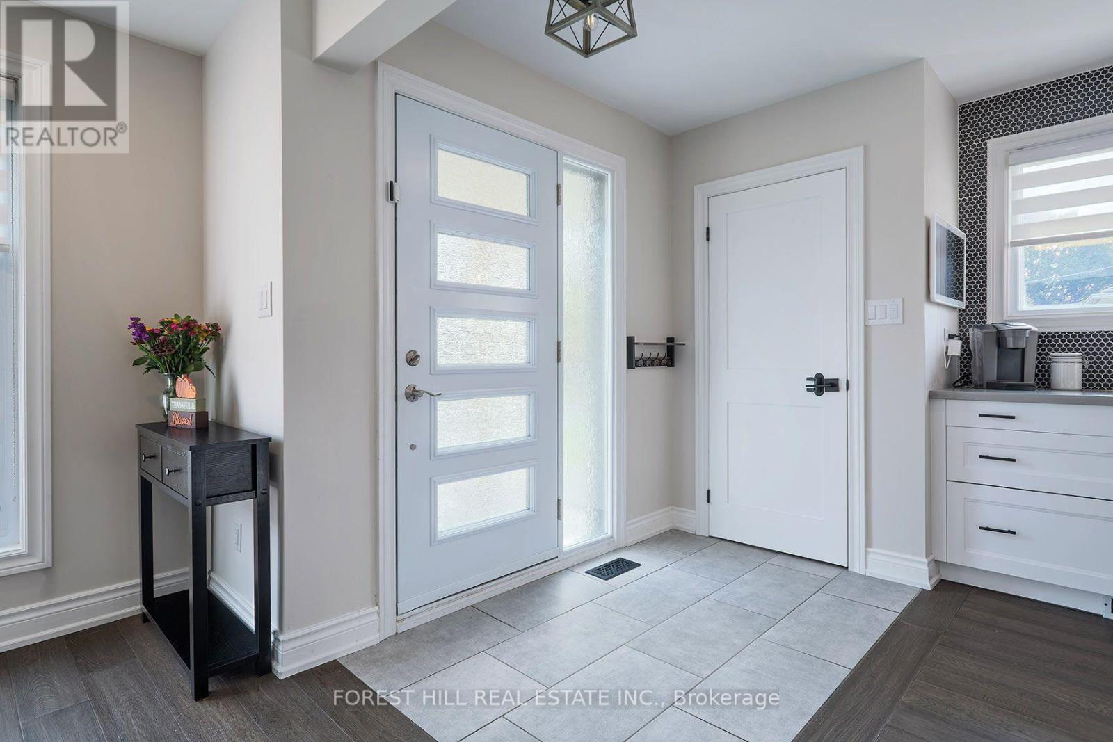 120 Cherrywood Drive, Newmarket, ON photo 4