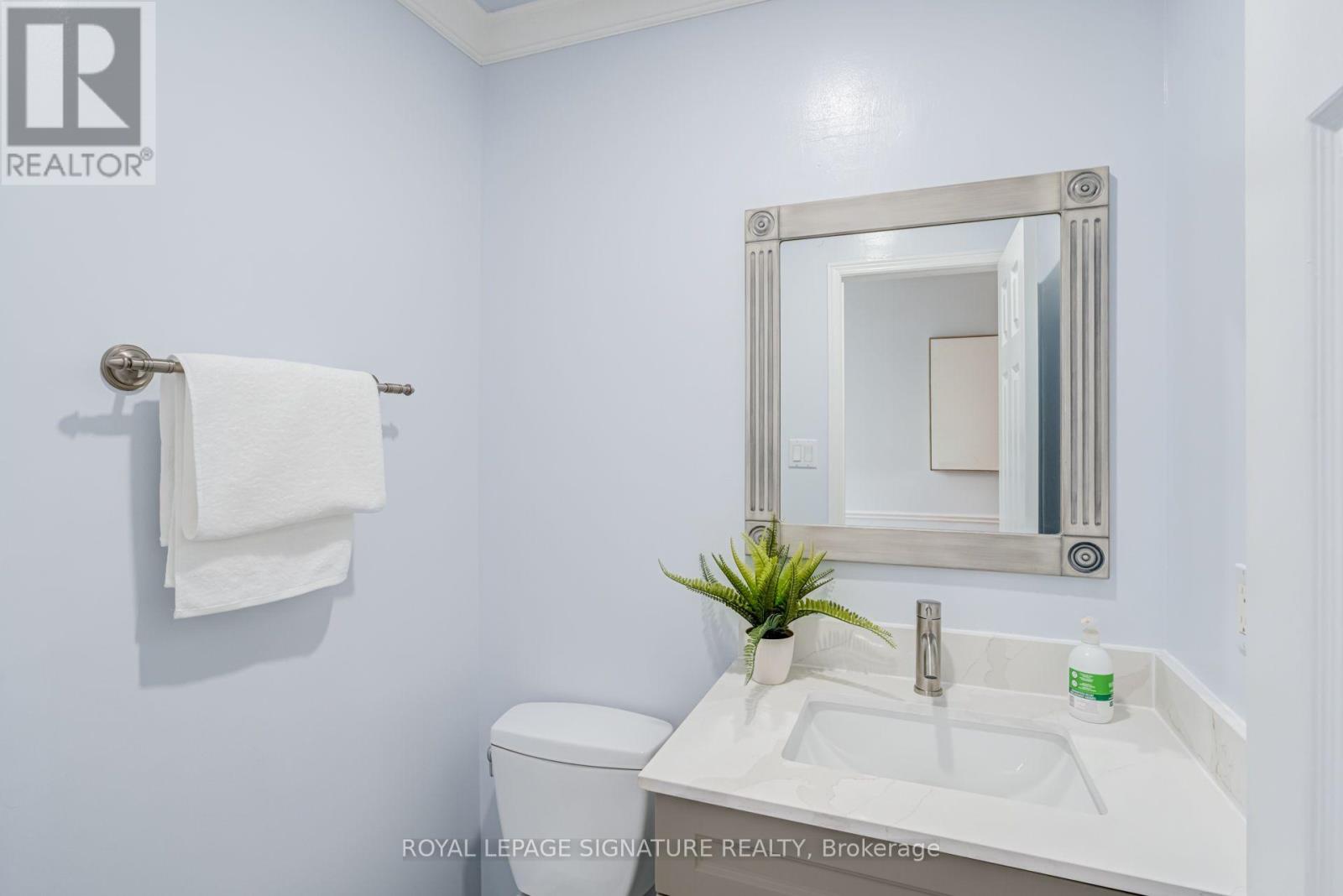 17 Thames Court, Richmond Hill, ON photo 25
