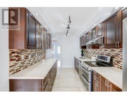 17 Thames Court, Richmond Hill, ON L4B1N5 Photo 13