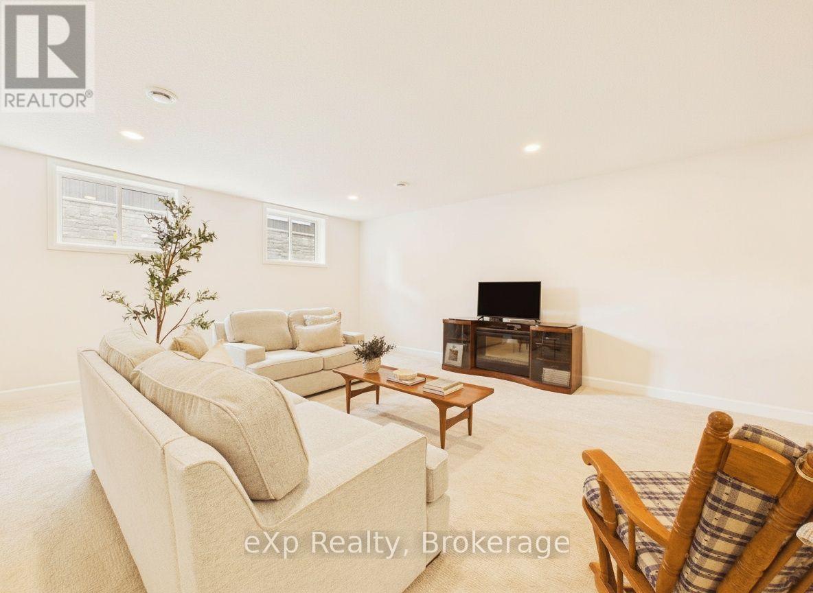 137 ACTON DRIVE - 32