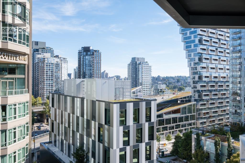 908 889 PACIFIC STREET, Vancouver - Image 1