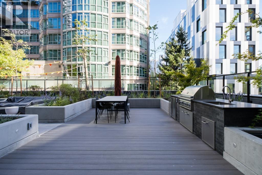 908 889 PACIFIC STREET, Vancouver - Image 1