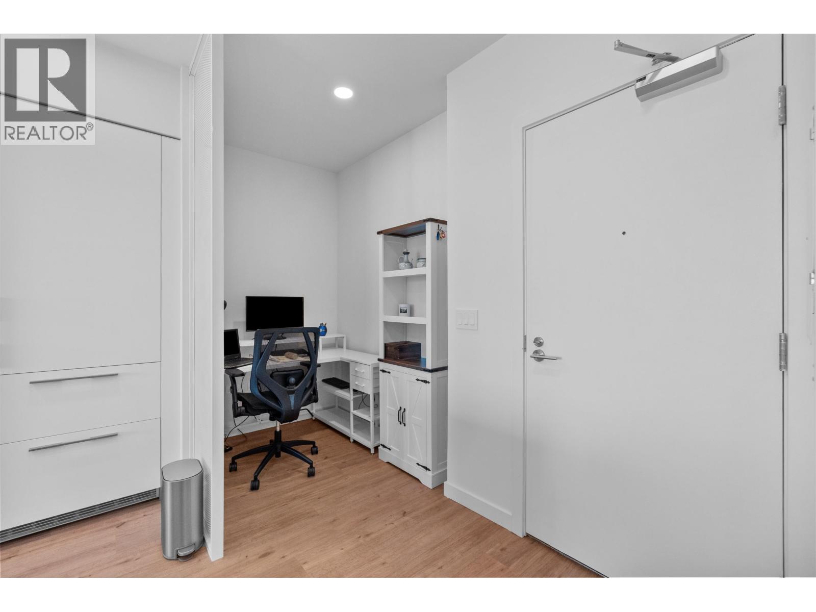 411 1500 SCOTT CRESCENT, Squamish - Image 1