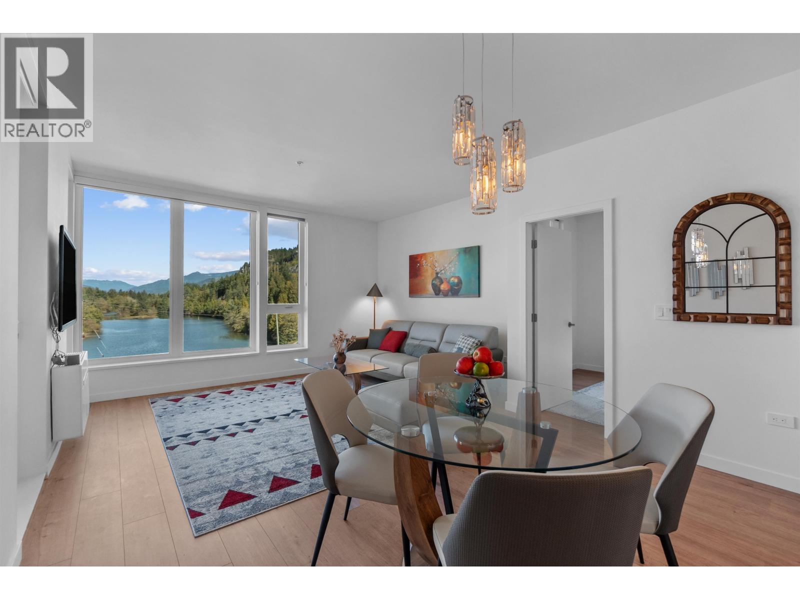 411 1500 SCOTT CRESCENT, Squamish - Image 1