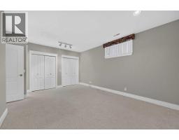 4418 20 Avenue NW - photo 41