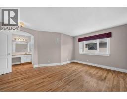 4418 20 Avenue NW - photo 21