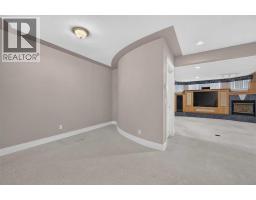 4418 20 Avenue NW - photo 34