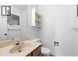 132 Lake Wapta Rise SE - photo 19