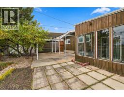 132 Lake Wapta Rise SE - photo 28