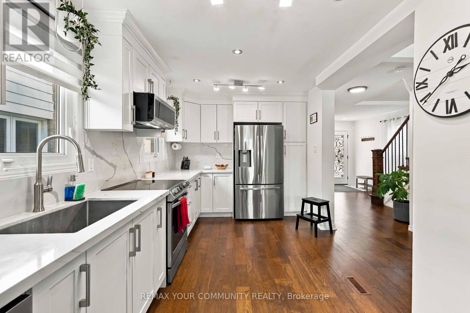 7013 HICKLING CRESCENT - 13
