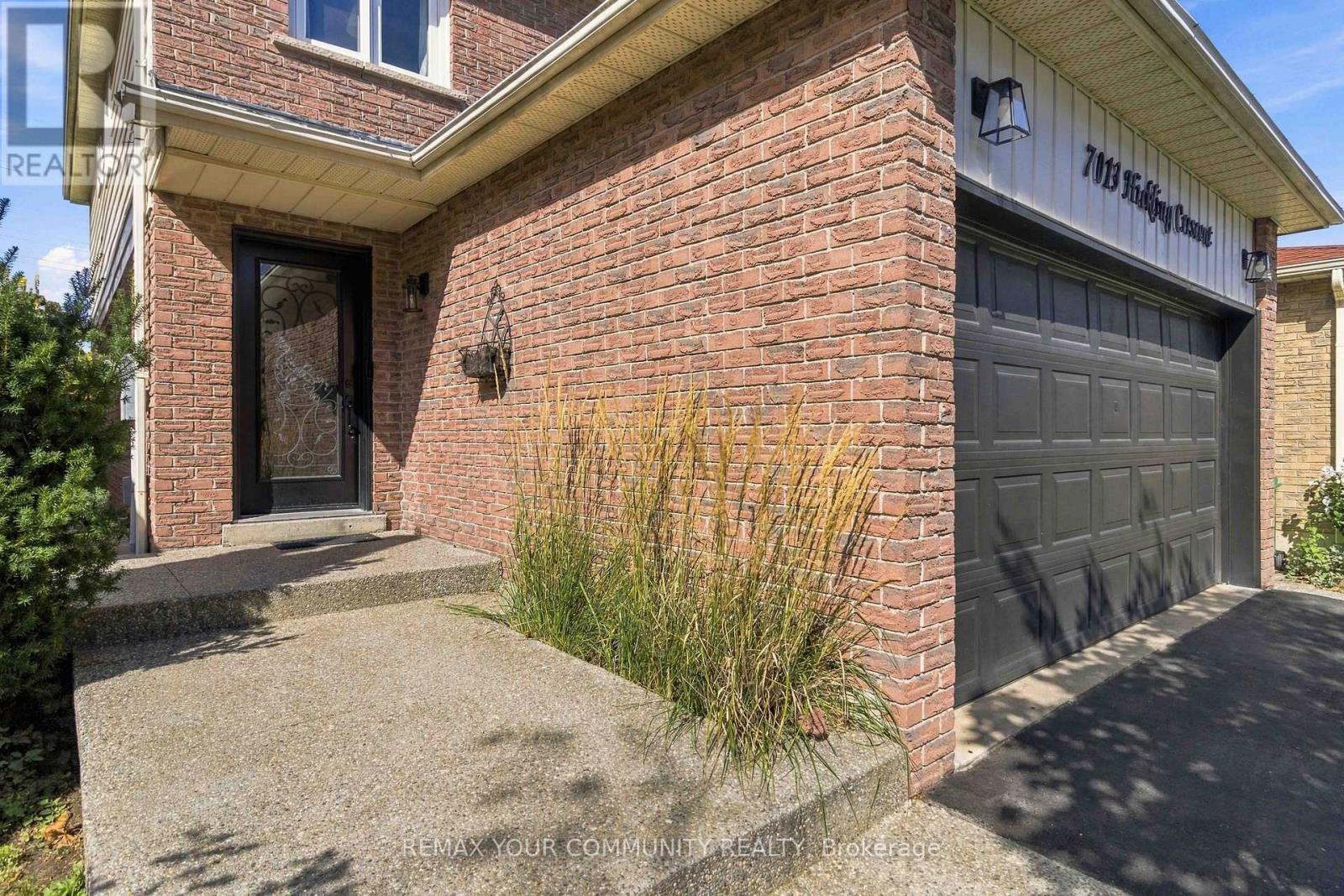 7013 HICKLING CRESCENT - 4