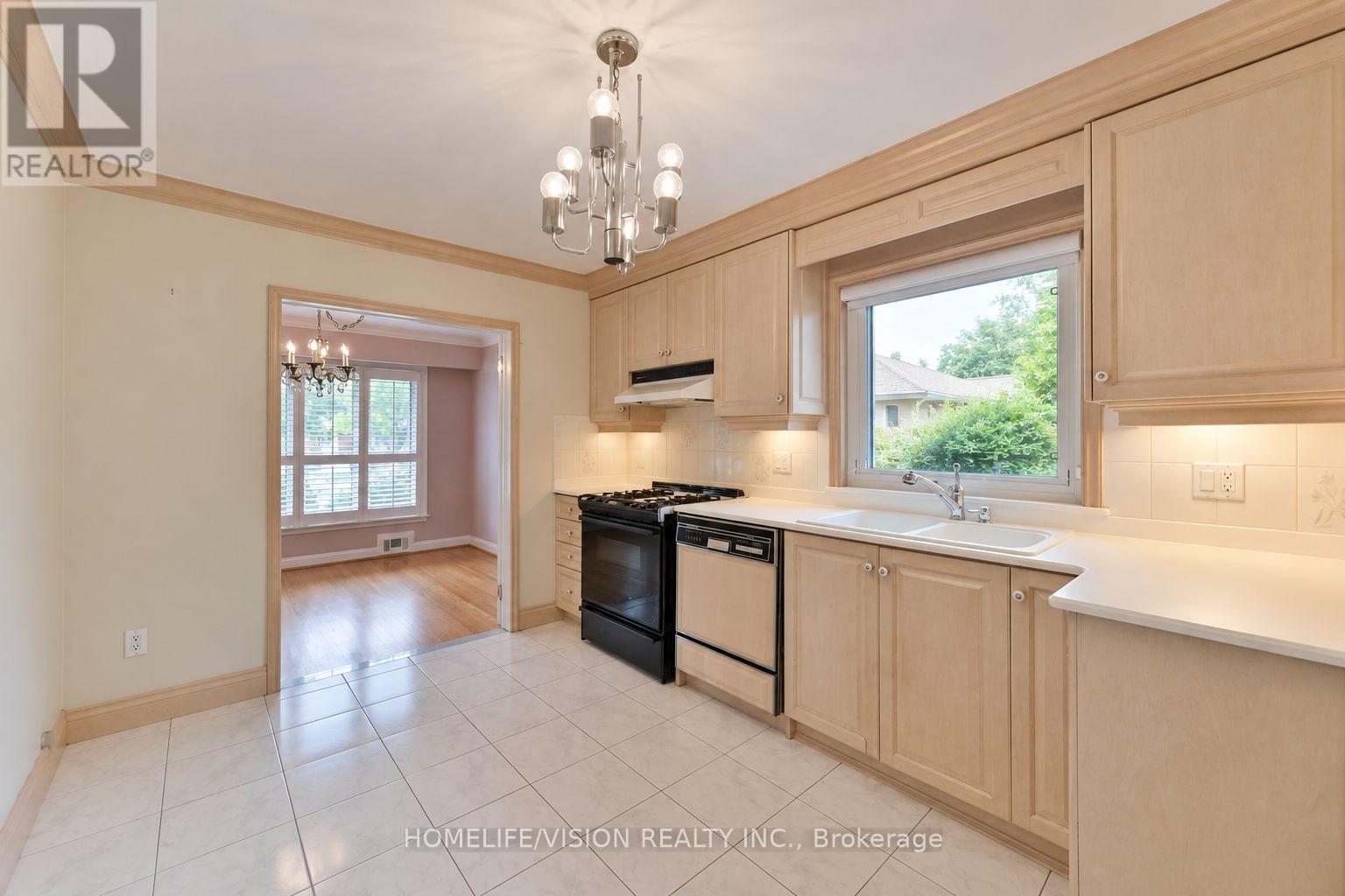 11 LARSTONE AVENUE - 15