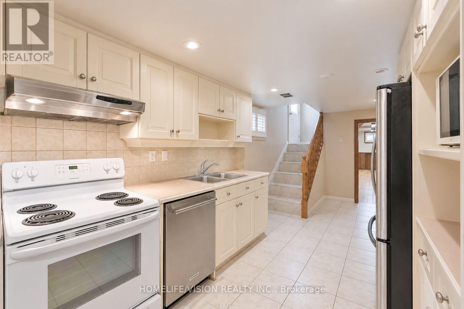 11 LARSTONE AVENUE - 24