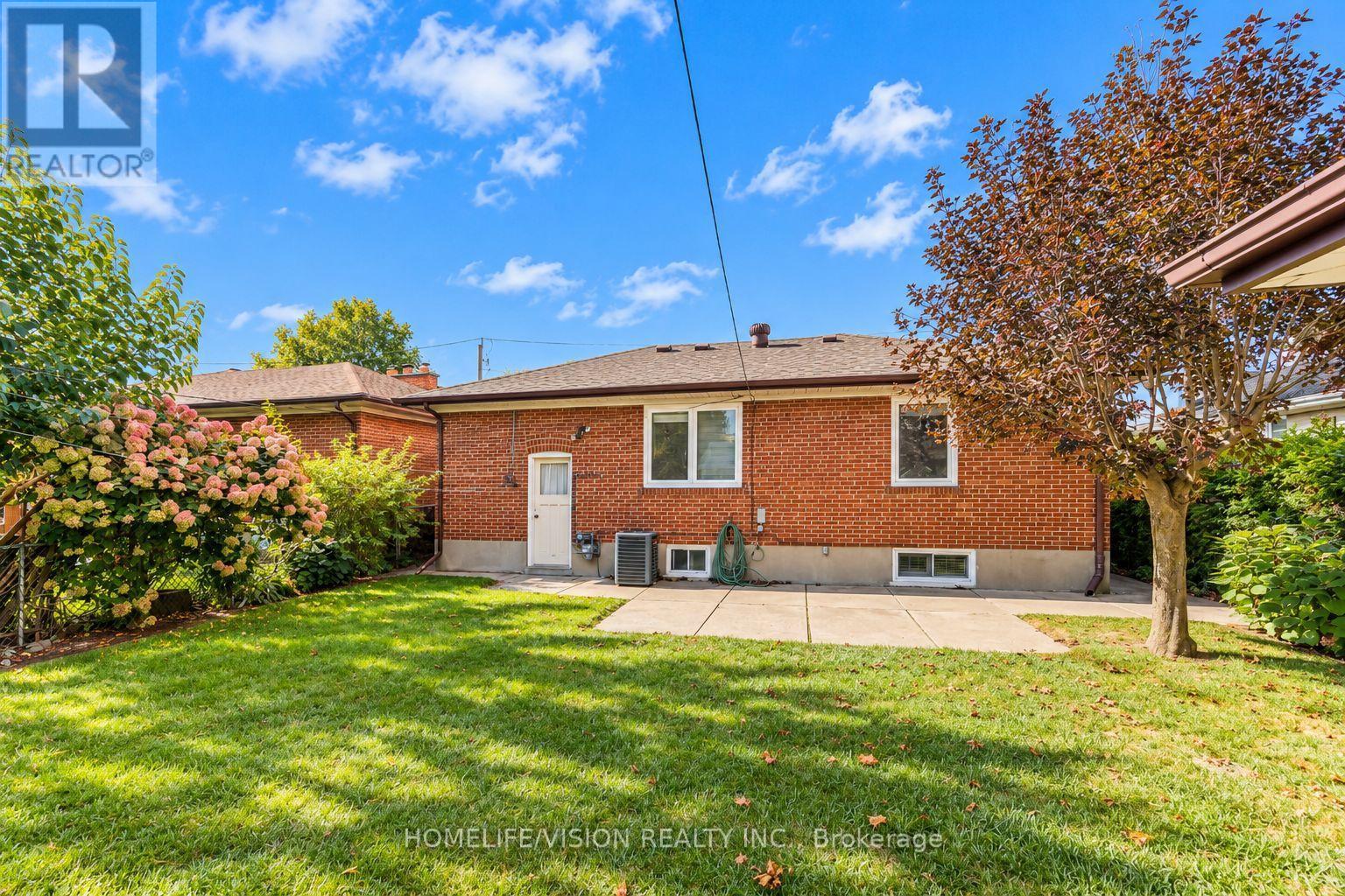 11 LARSTONE AVENUE - 34