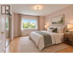 11 Larstone Avenue, Toronto, ON M8Z2N5 Photo 16