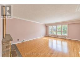Family room - 11 Larstone Avenue, Toronto, ON M8Z2N5 Photo 7