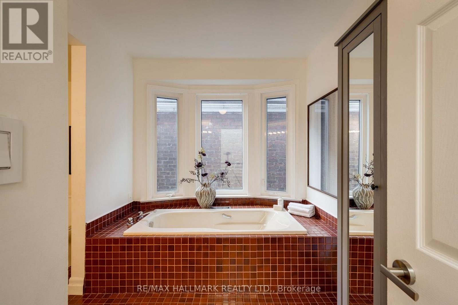 63 Chester Avenue — photo 18