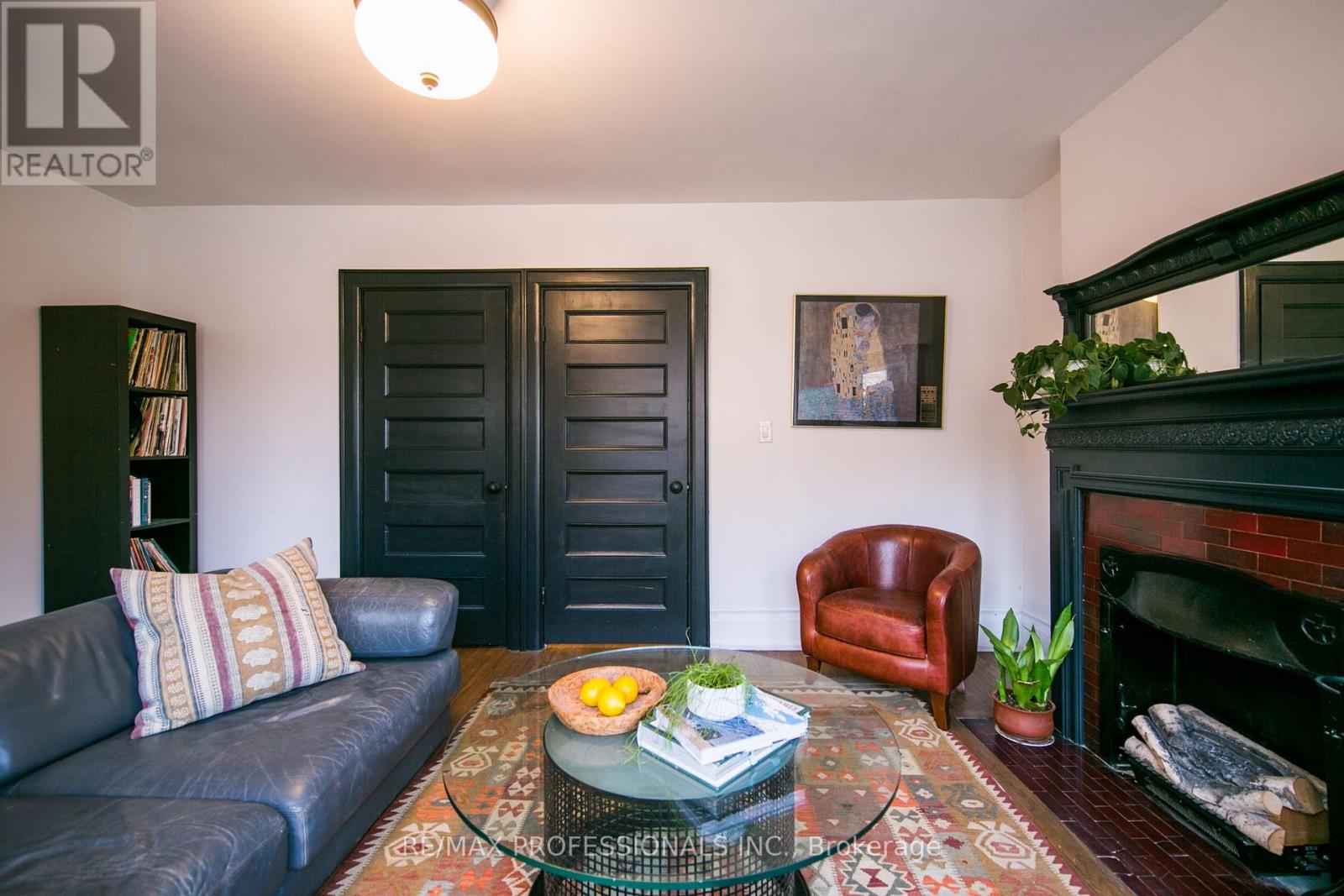 124 Close Avenue — photo 14
