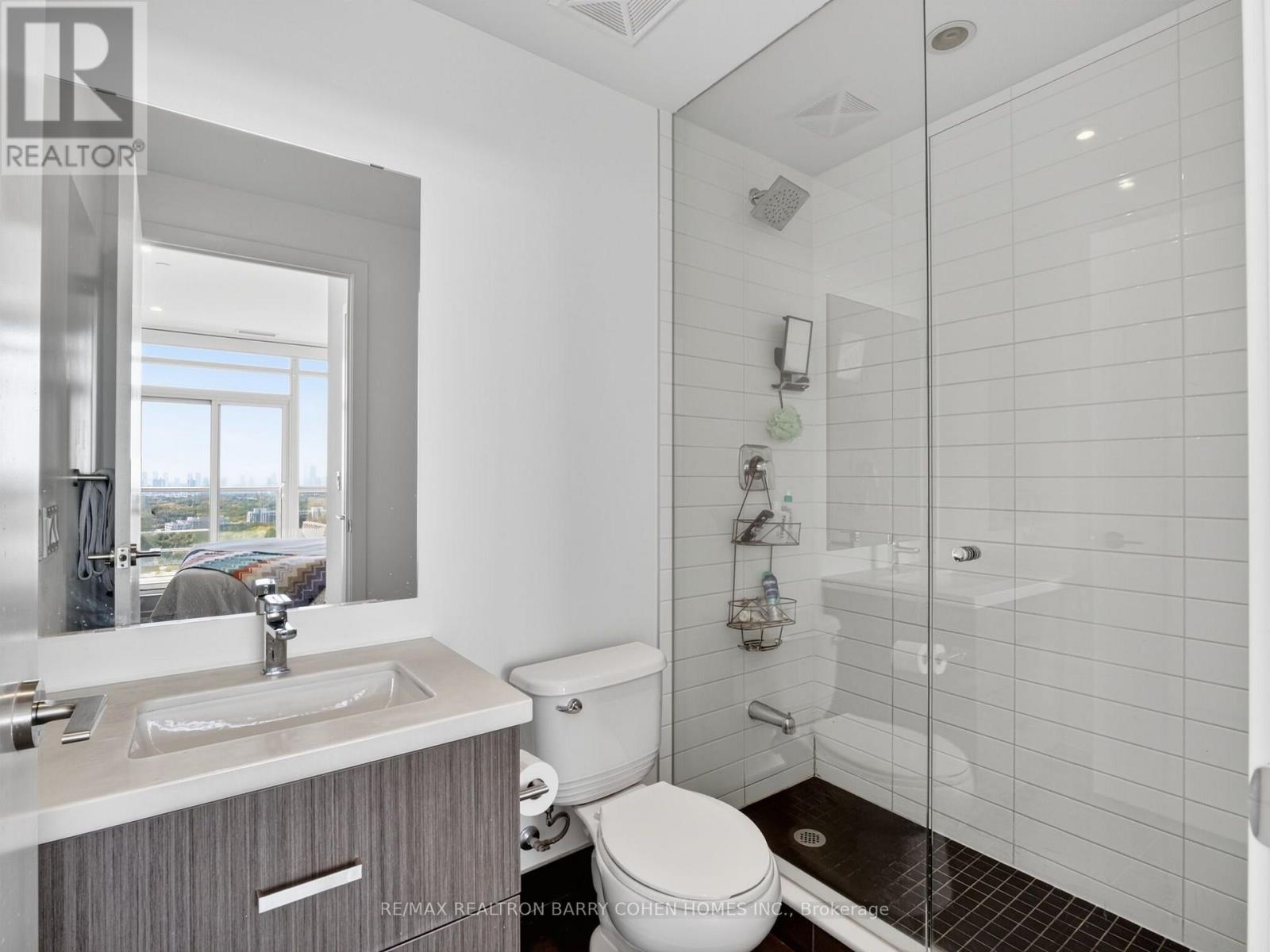 501 St Clair Avenue West — photo 16