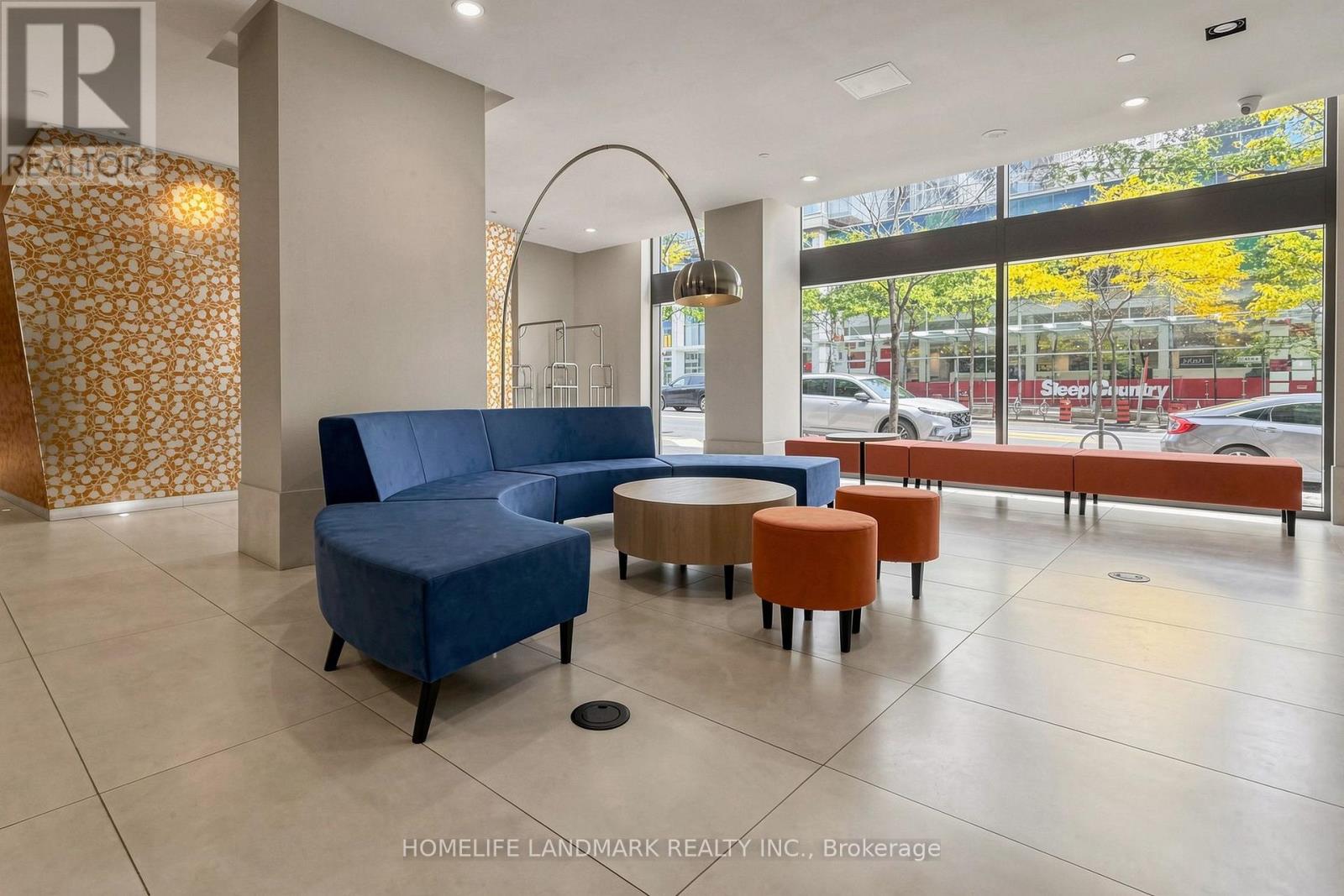 204- 832 Bay Street, Toronto, ON photo 4