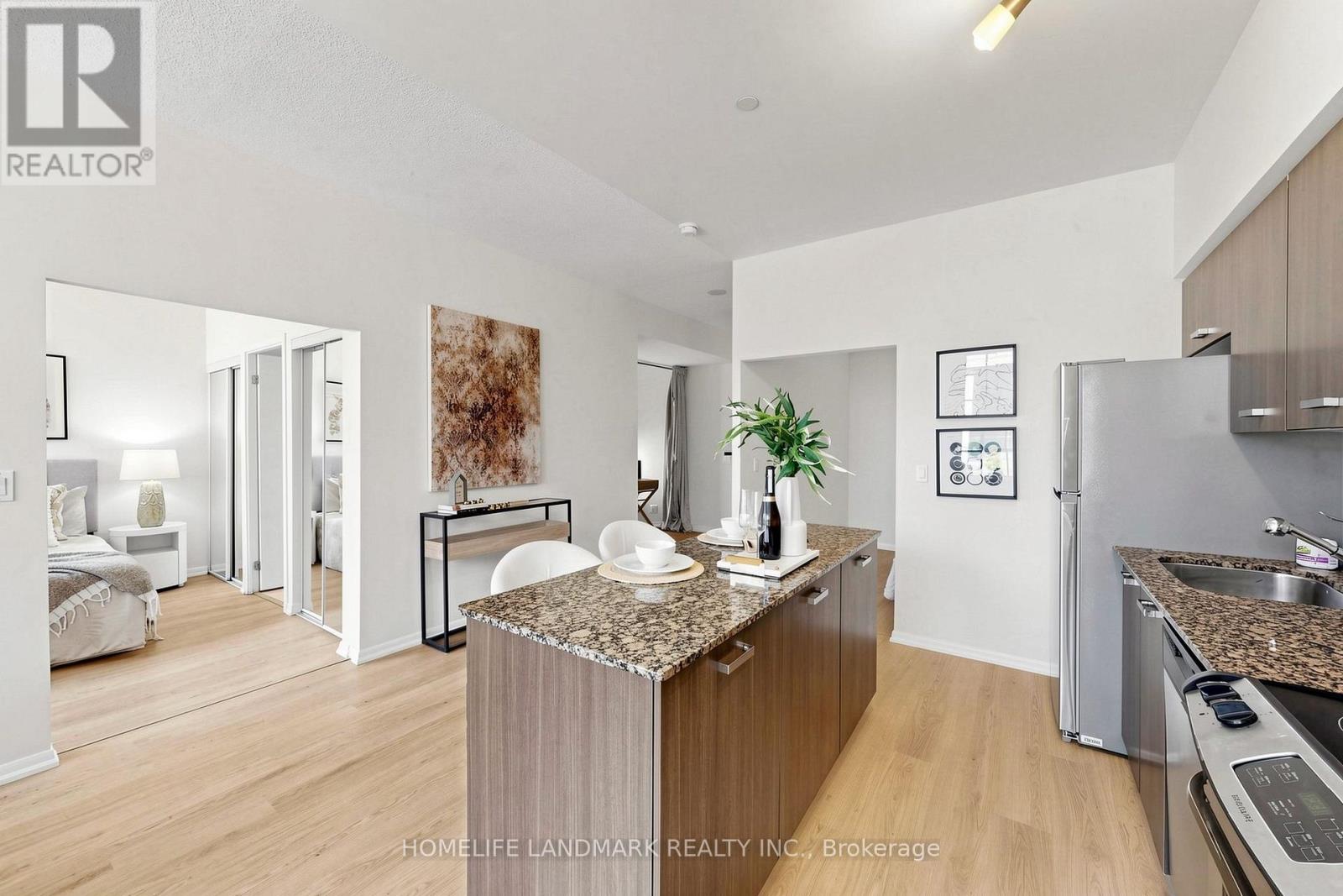 204- 832 Bay Street, Toronto, ON photo 17