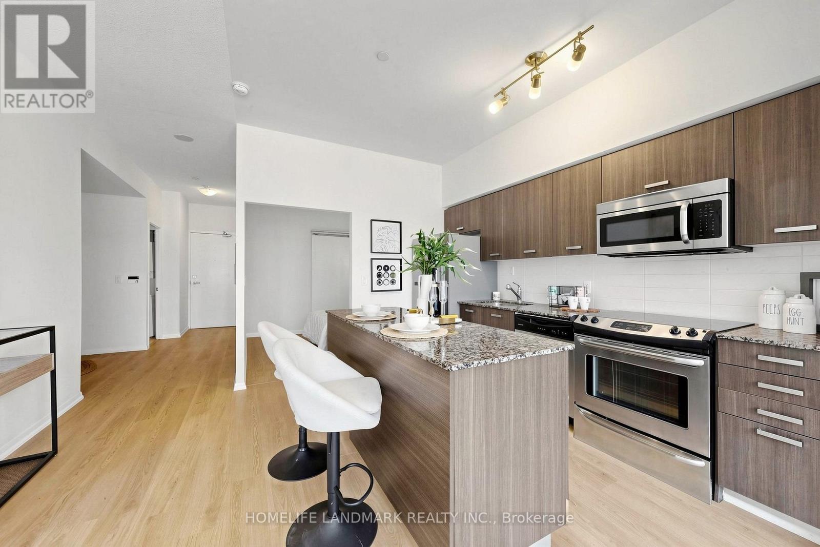204- 832 Bay Street, Toronto, ON photo 13