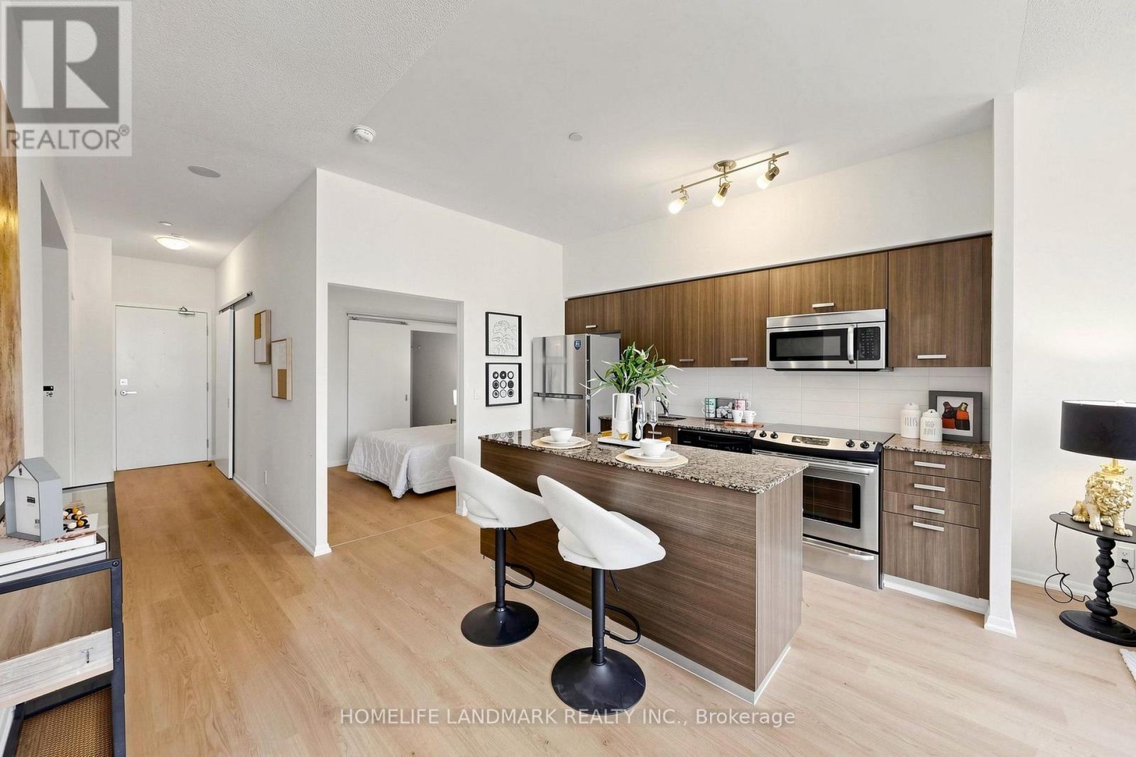 204- 832 Bay Street, Toronto, ON photo 12