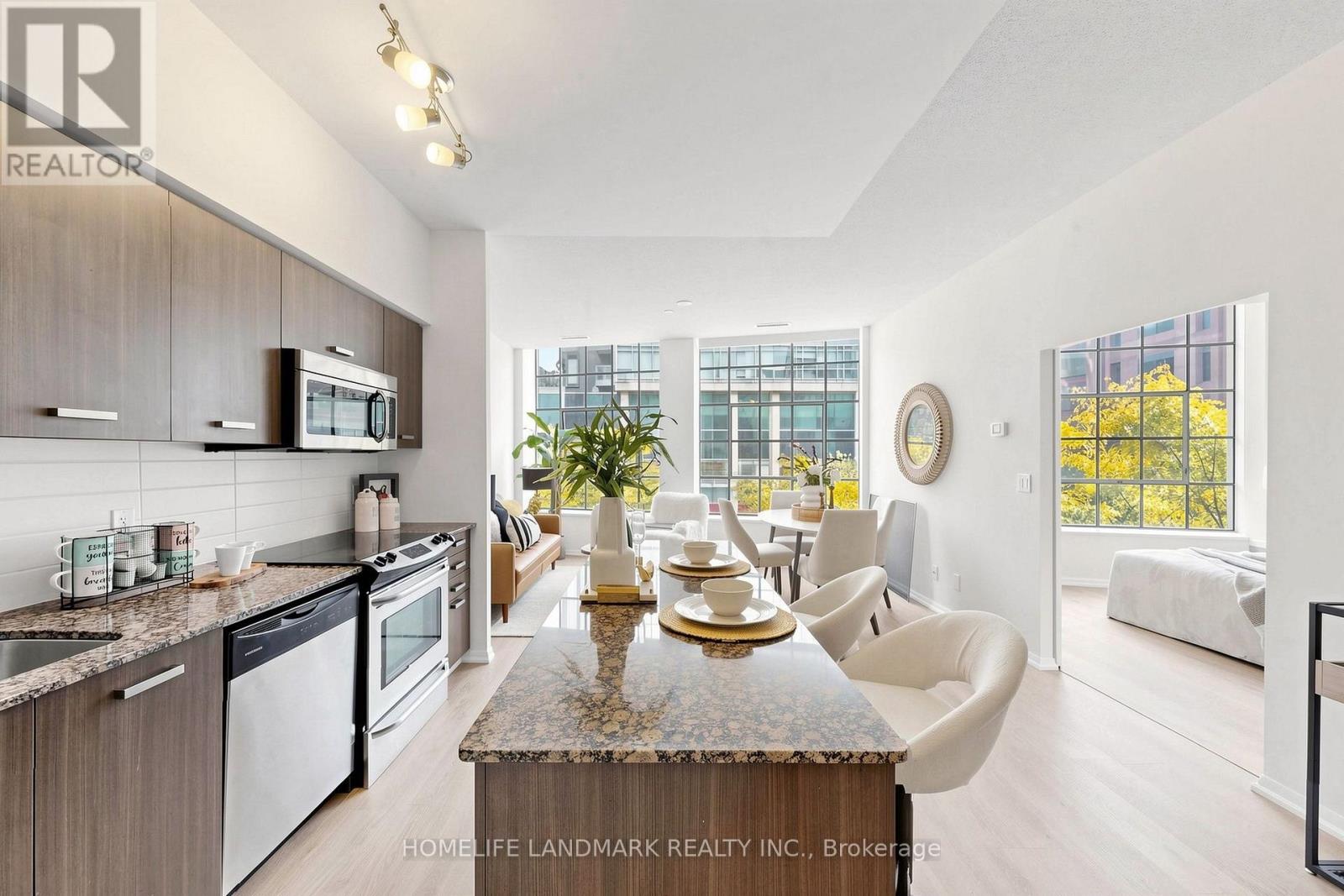 204- 832 Bay Street, Toronto, ON photo 15