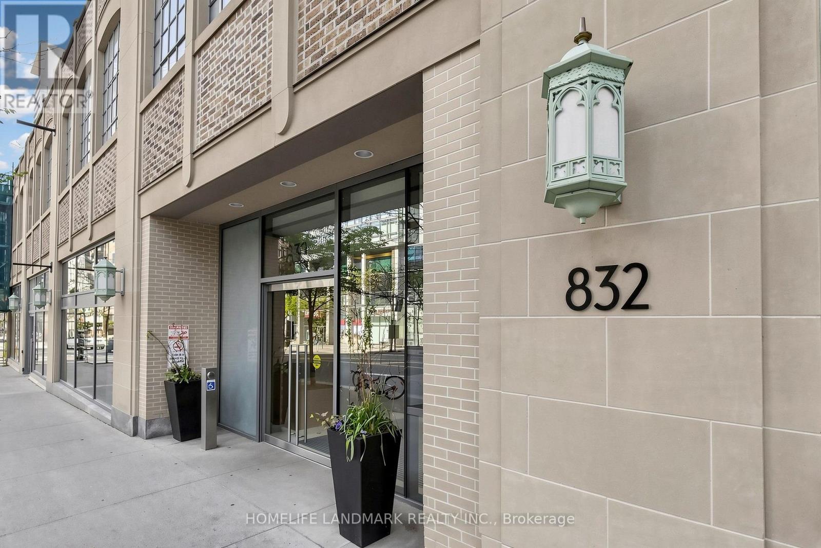 204- 832 Bay Street, Toronto, ON photo 2