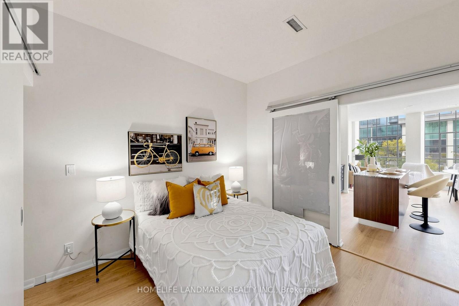 204- 832 Bay Street, Toronto, ON photo 24