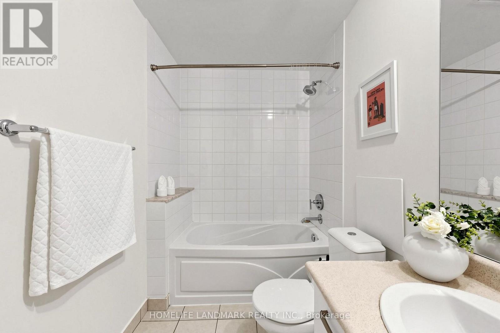 204- 832 Bay Street, Toronto, ON photo 33