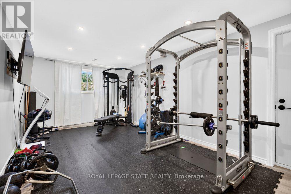 3 REGATTA DRIVE - 40