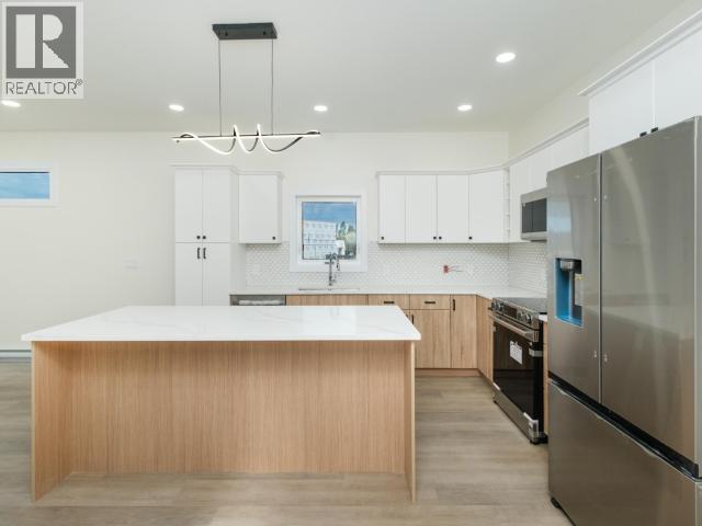 11 AURORA DRIVE - 10