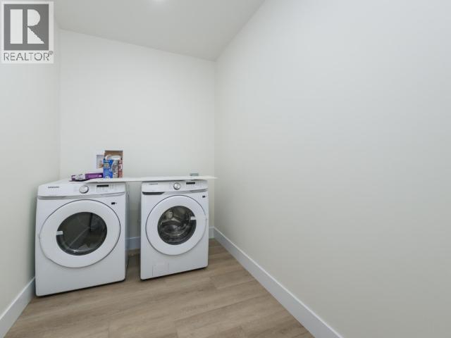 11 AURORA DRIVE - 15