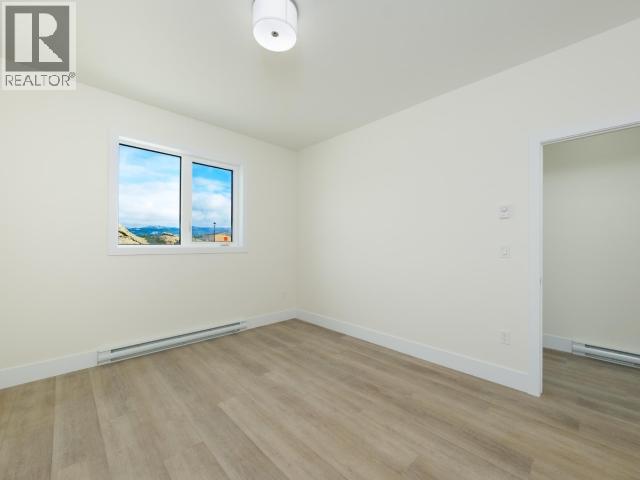 11 AURORA DRIVE - 21