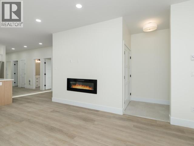 11 AURORA DRIVE - 6