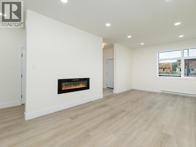 11 AURORA DRIVE - 7
