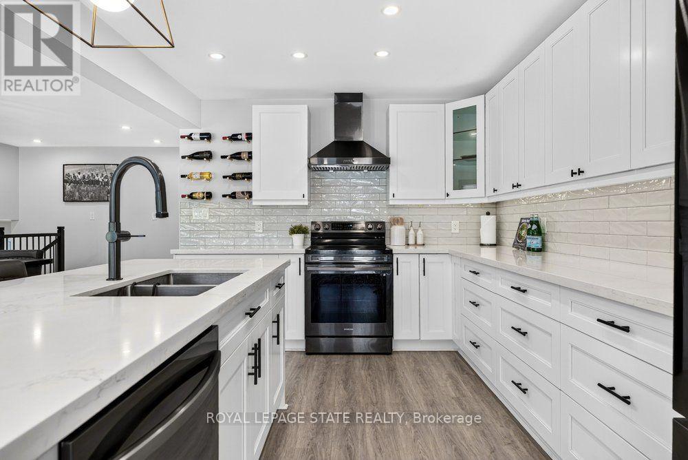 3 REGATTA DRIVE - 25
