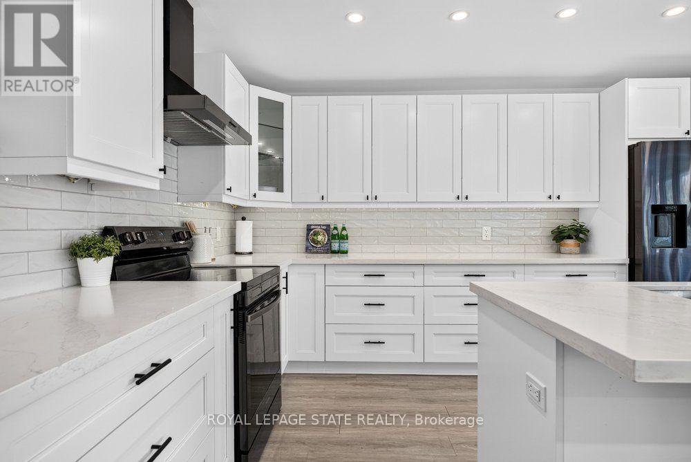 3 REGATTA DRIVE - 26