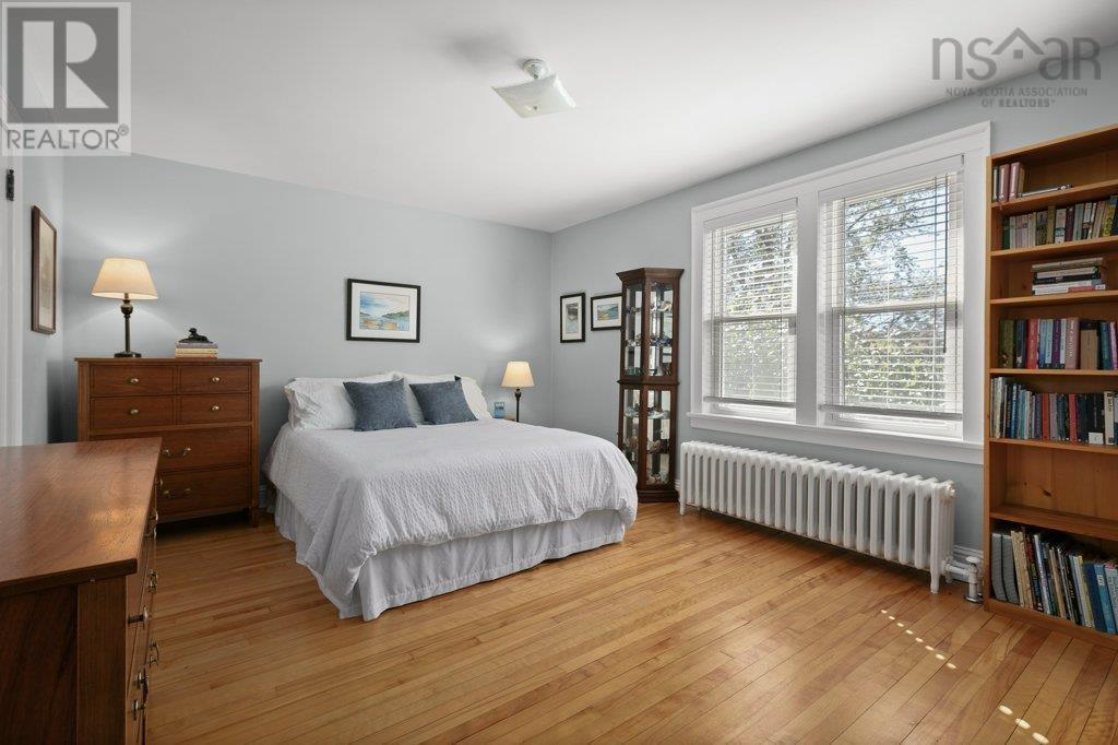 Property 22 of 42 of 1951 Parkwood Terrace