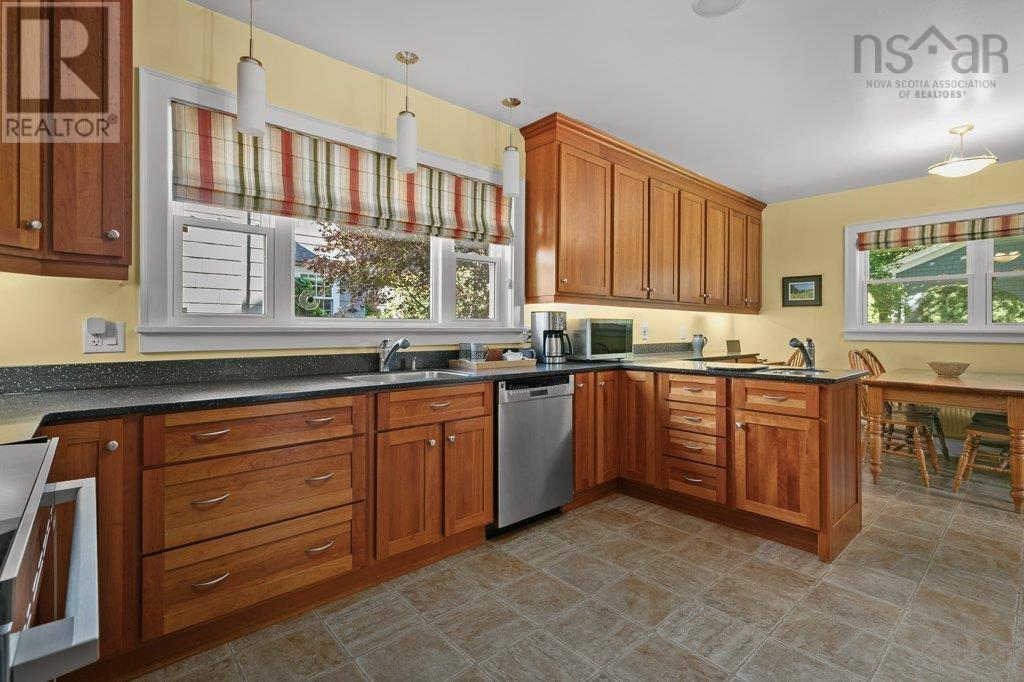 Property 14 of 42 of 1951 Parkwood Terrace